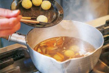 写真:豆っこ汁調理方法2:豆っこを入れる